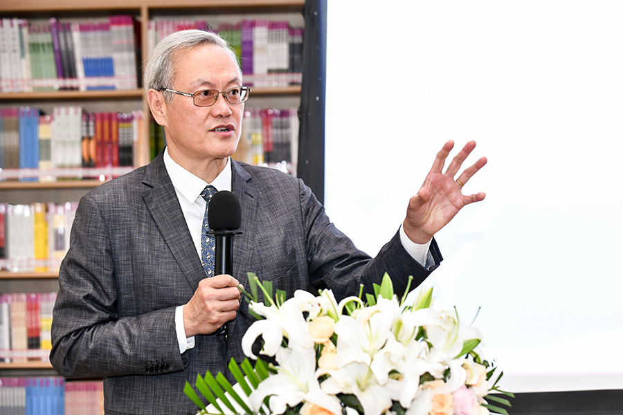 李.jpg