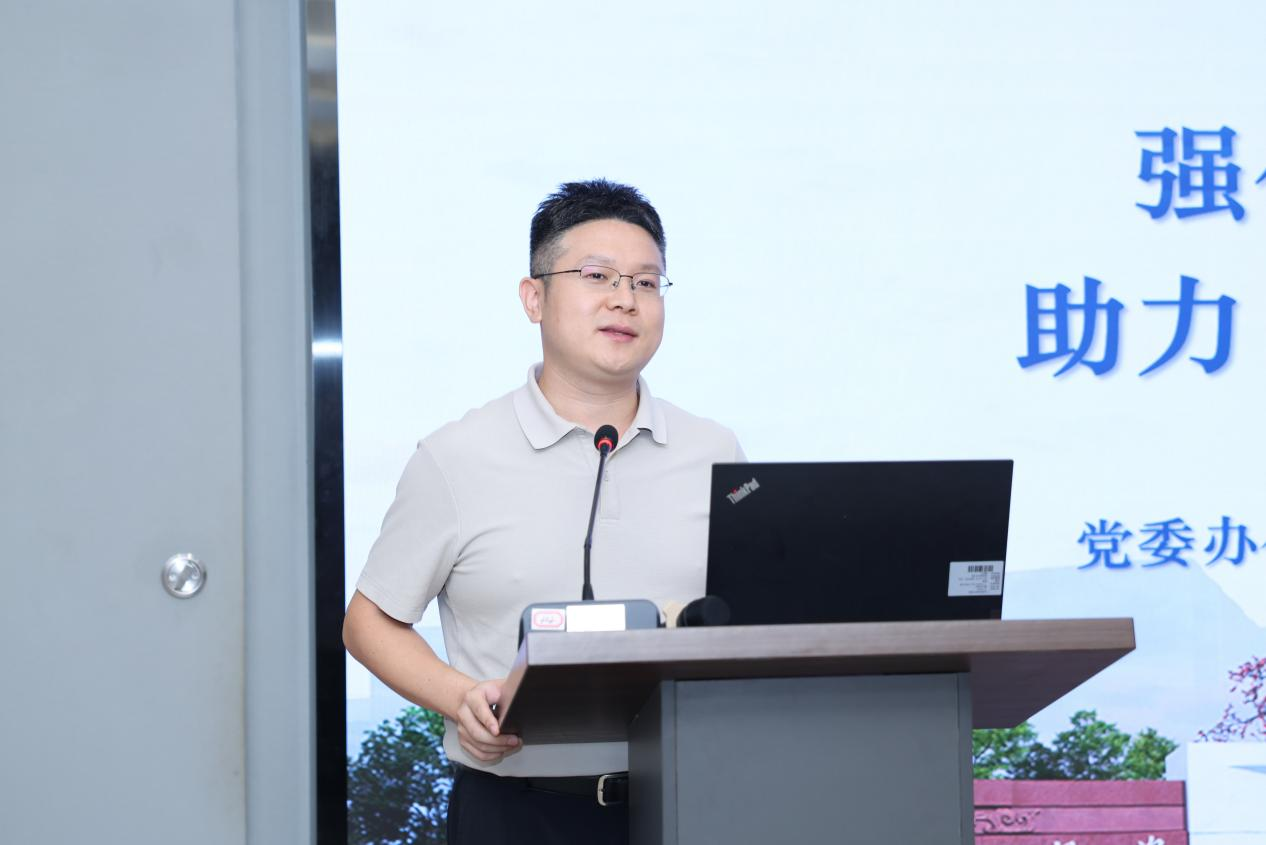 5.广东外语外贸大学党委办公室(校长办公室)督办与调研科科长张博作经验分享.png