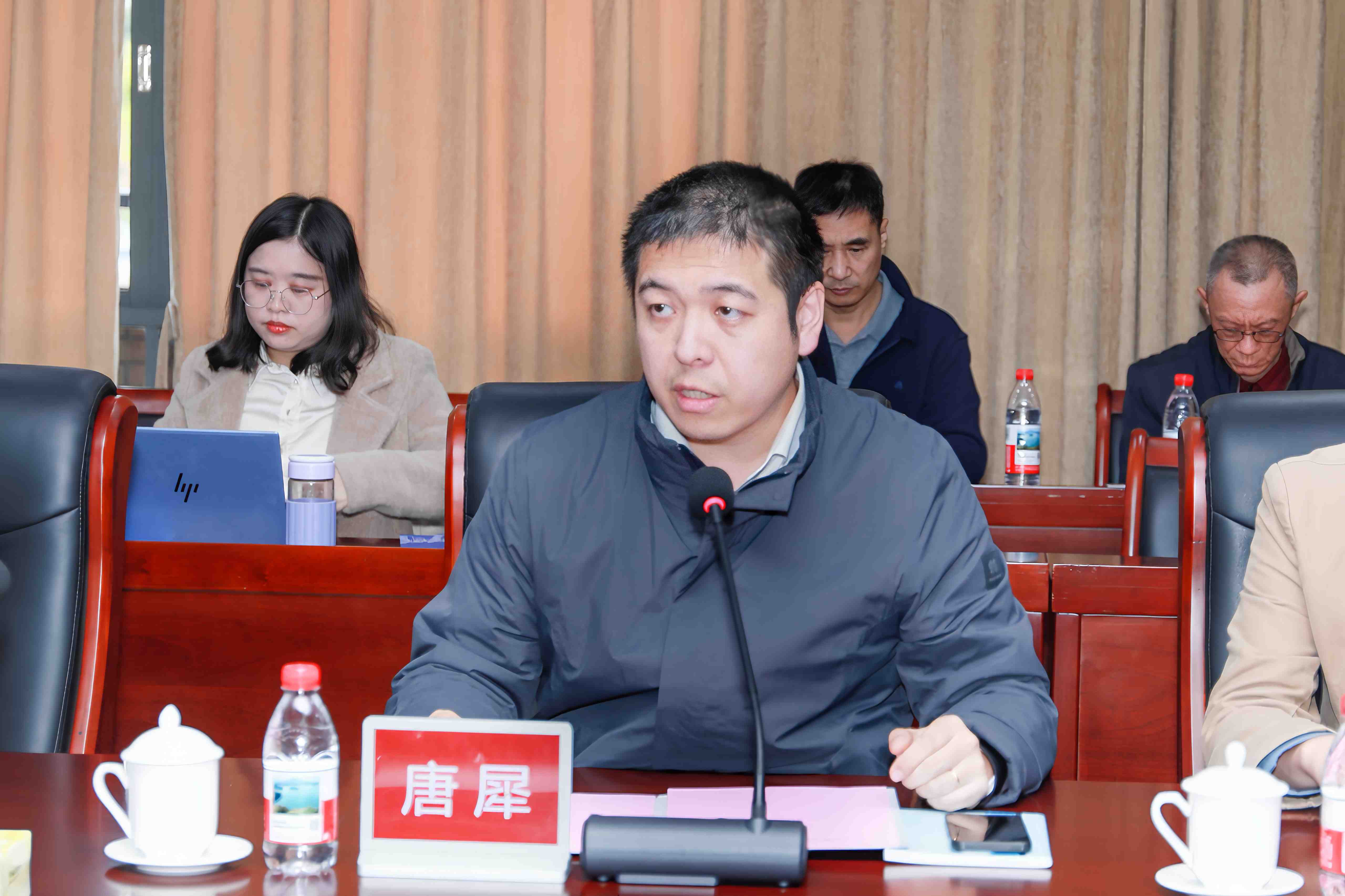 人物特写 (2).jpg