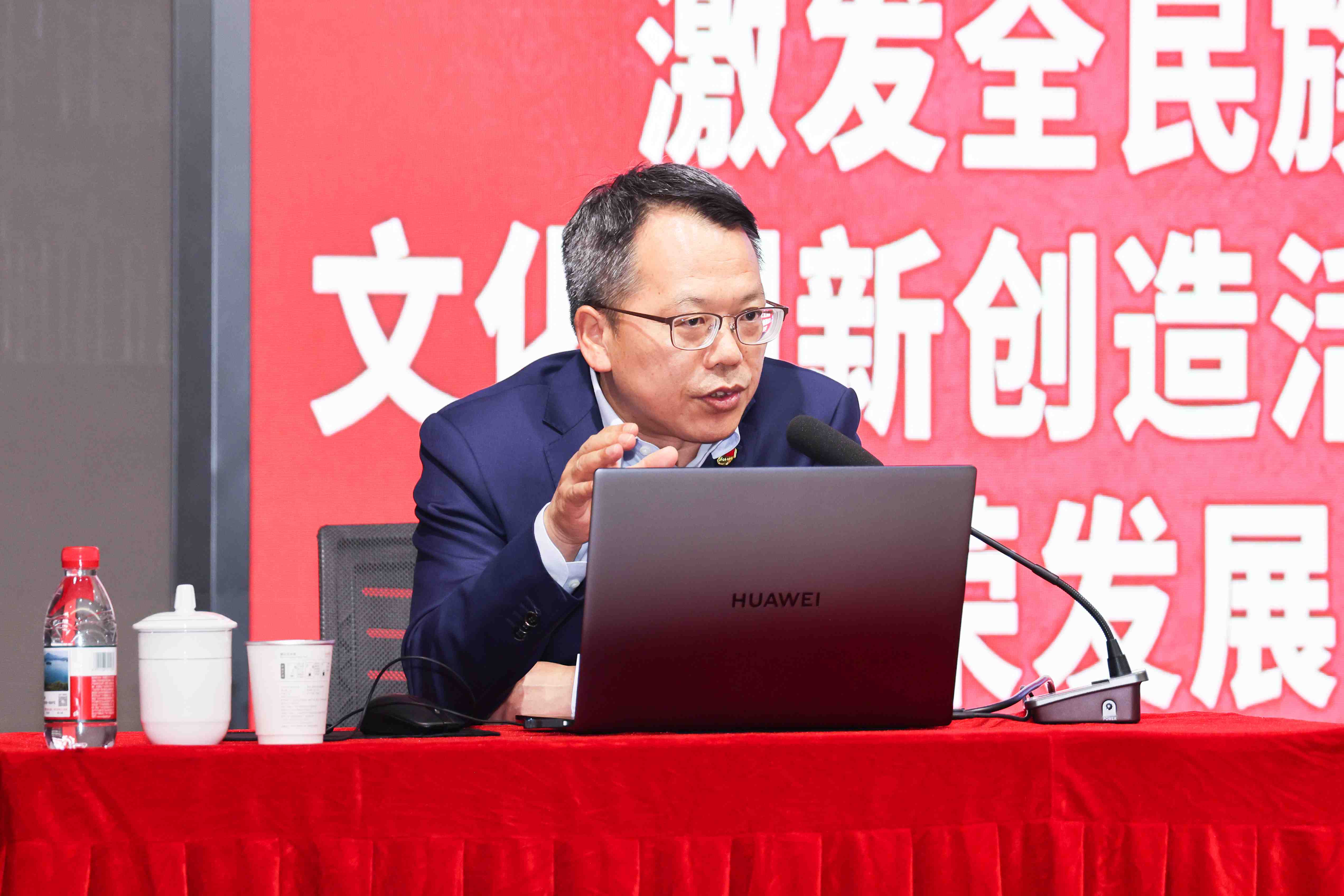 李嘉嘉摄 (4).jpg